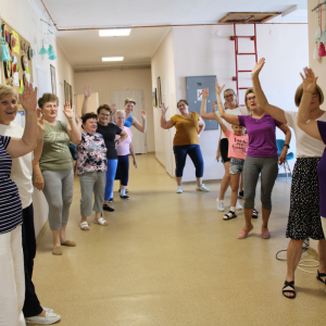 Ćwiczenia ruchowe z instruktorem fitness