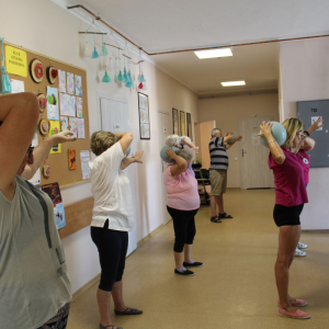 Ćwiczenia ruchowe z instruktorem fitness