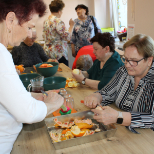 Zajęcia kulinarne w Klubie Seniora