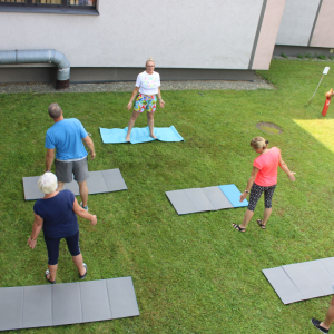 Ćwiczenia ruchowe z instruktorem fitness