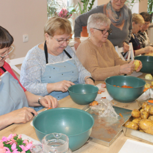 Zajęcia kulinarne w Klubie Seniora