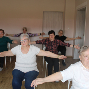 Ćwiczenia ruchowe z instruktorem fitness