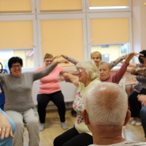 Zajęcia ruchowe w Klubie Seniora z instruktorem fitness